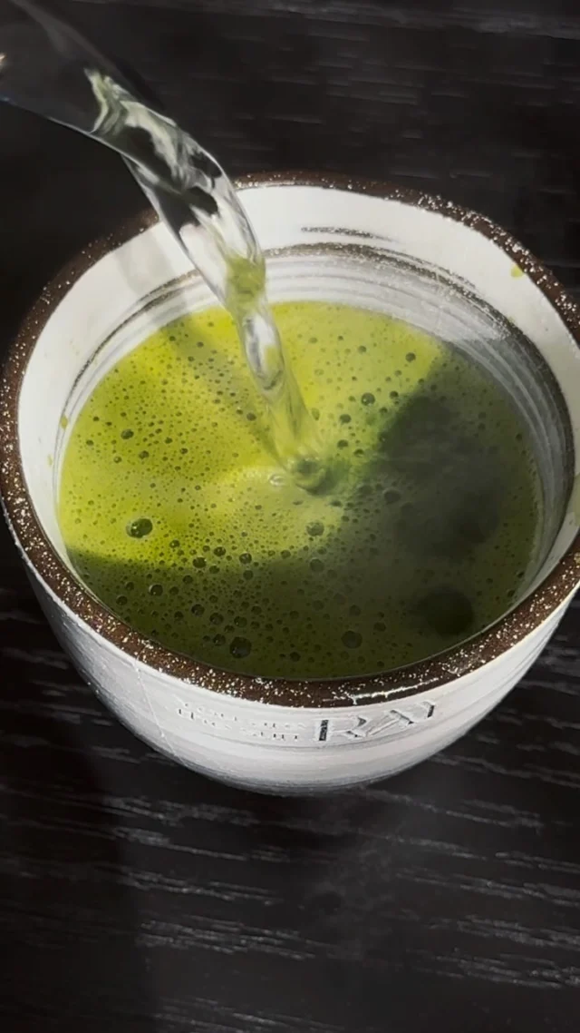 FRIDAY IS MATCHA DAY 🍵
وصفة اليوم ✨ ماتشا•عسل•مويه دافيه.