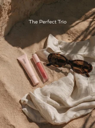 في RAY Girl الاحتياج الفعلي لكل
الصيف: 
✨Originality Sunglasses
✨Lip balm 20+ SPF
✨The glow Tint

The ultimate summer vibe 🤍

Shop Now !